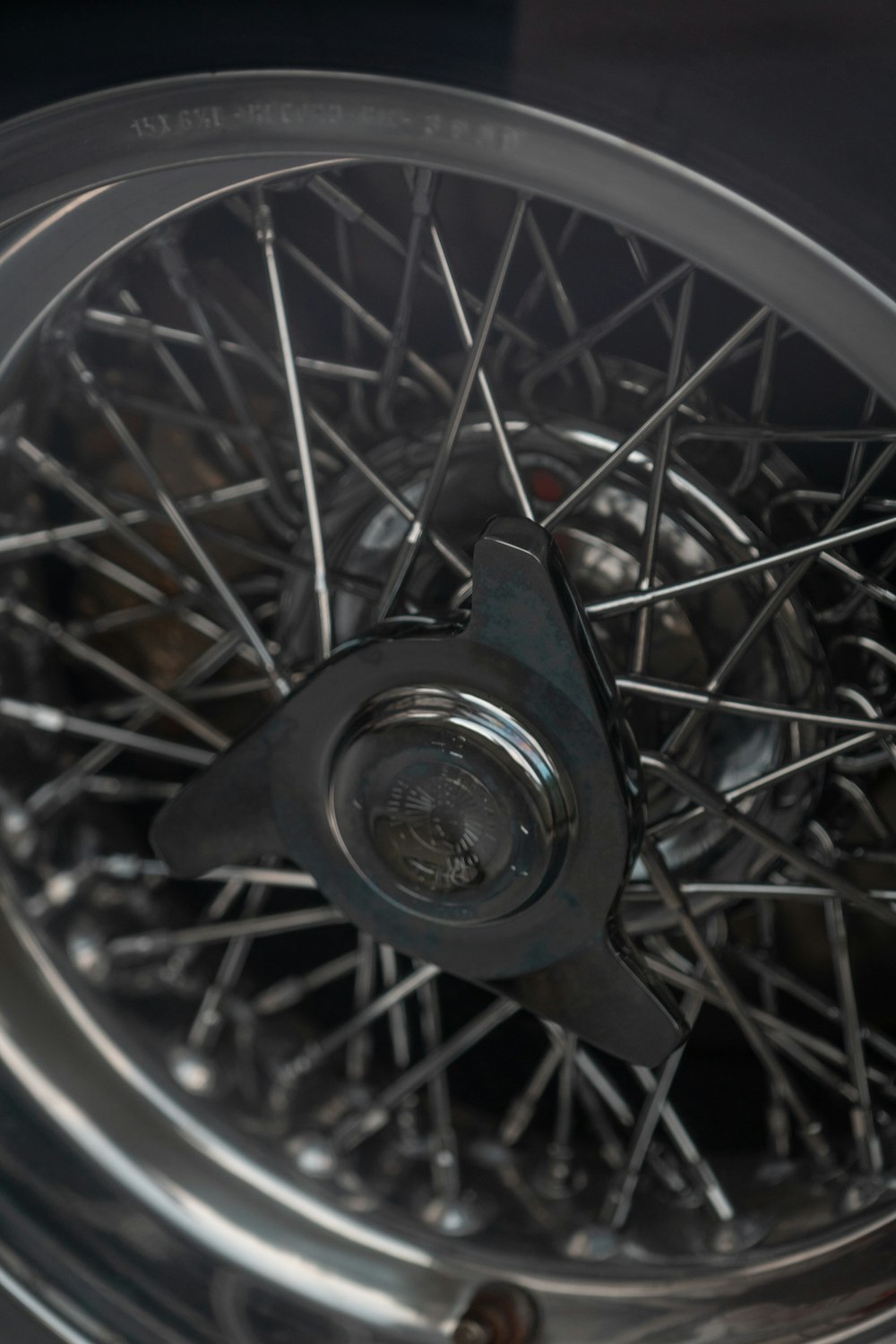 gray multi-spoke motorcycle rim