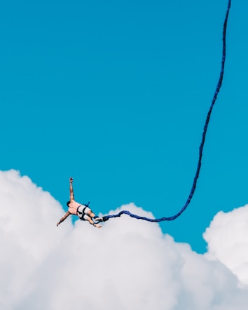 Bungee jump sam zipline