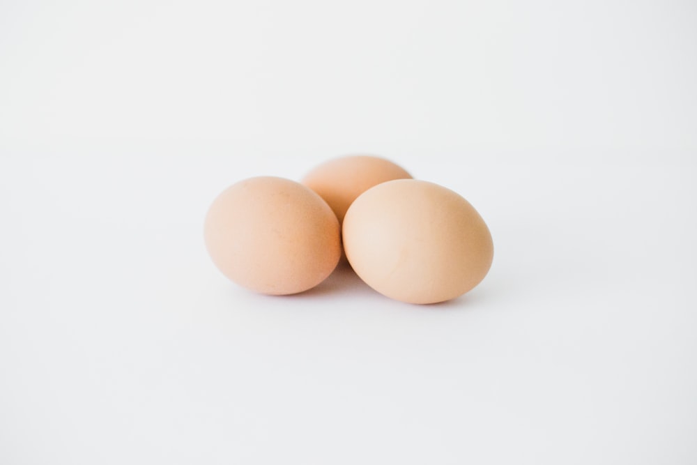 tres huevos de clara