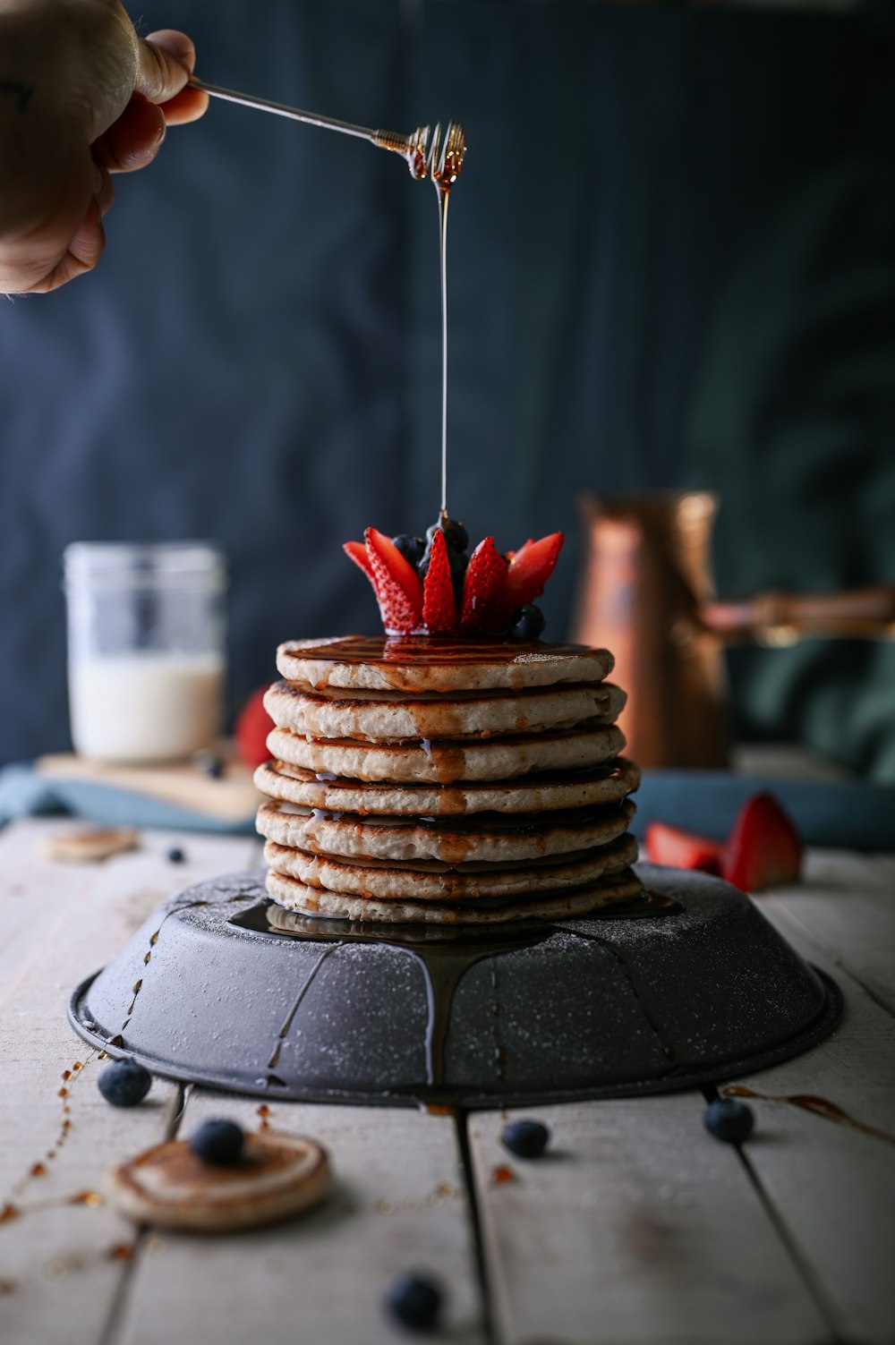 baked food close-up photography