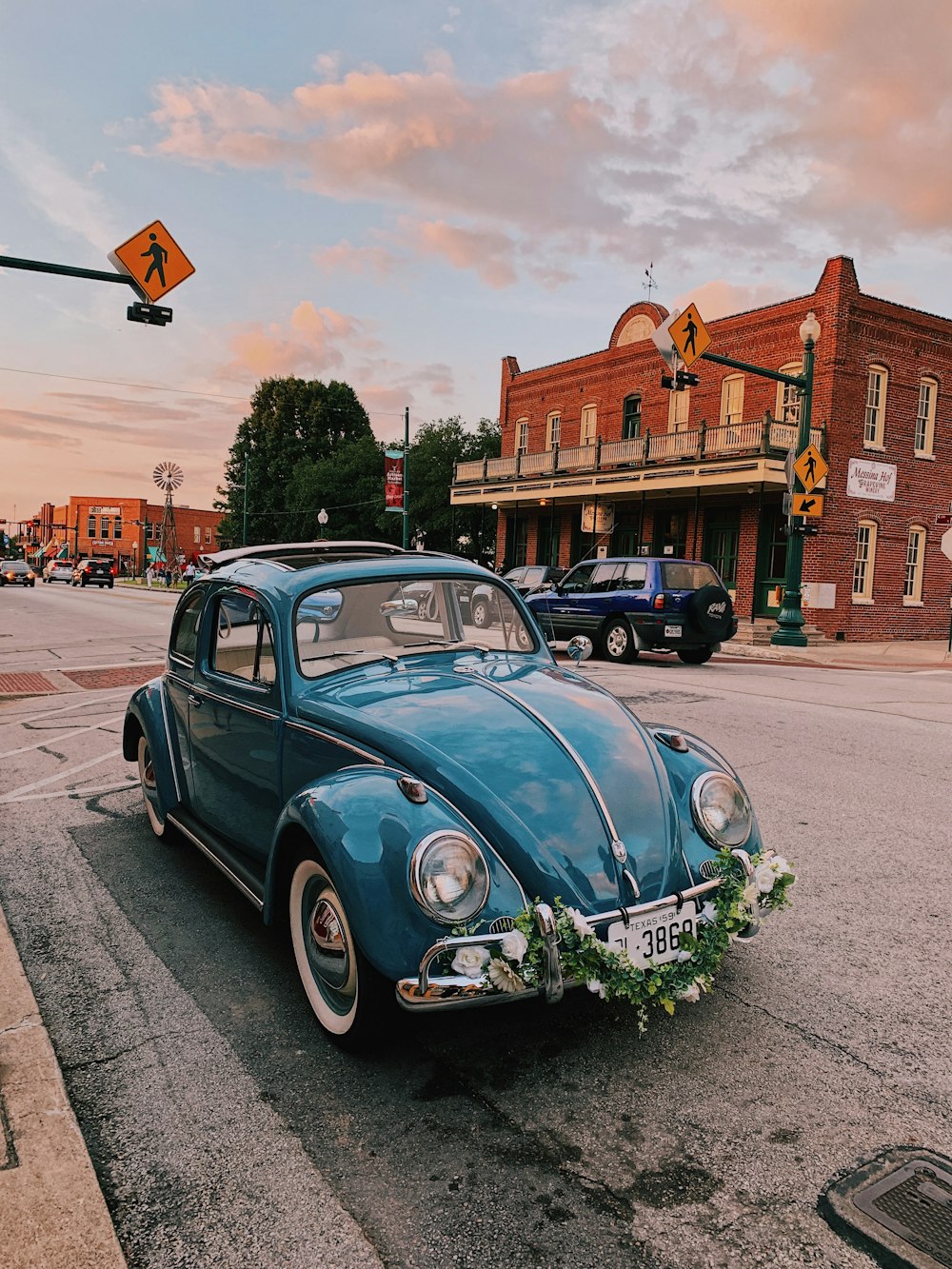 blue Volkswagen Beetle