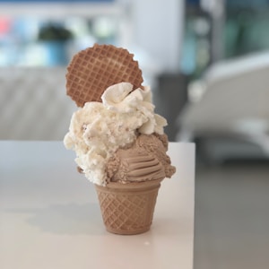 white and brown ice cream close-up photography