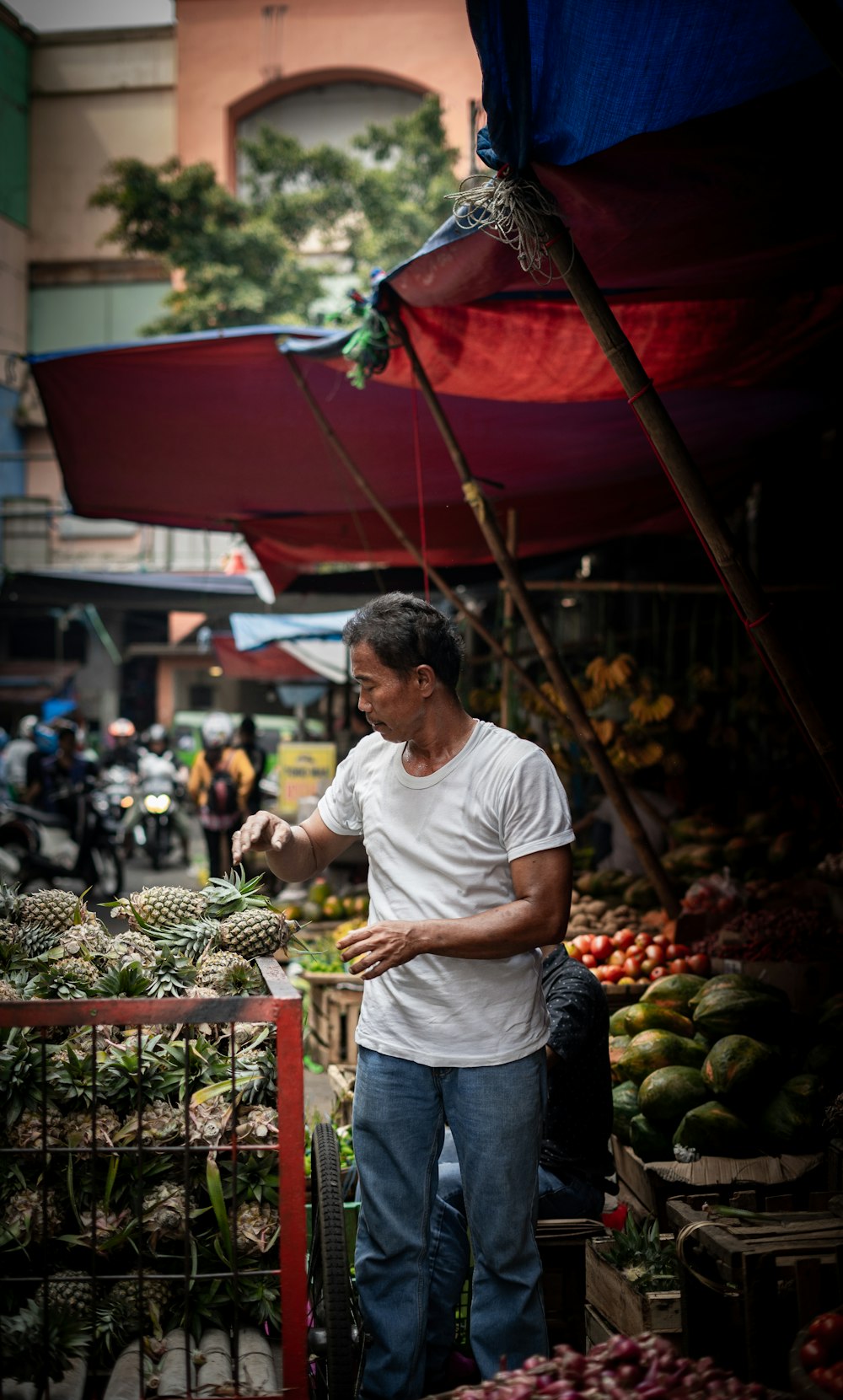 man wearing white shirt