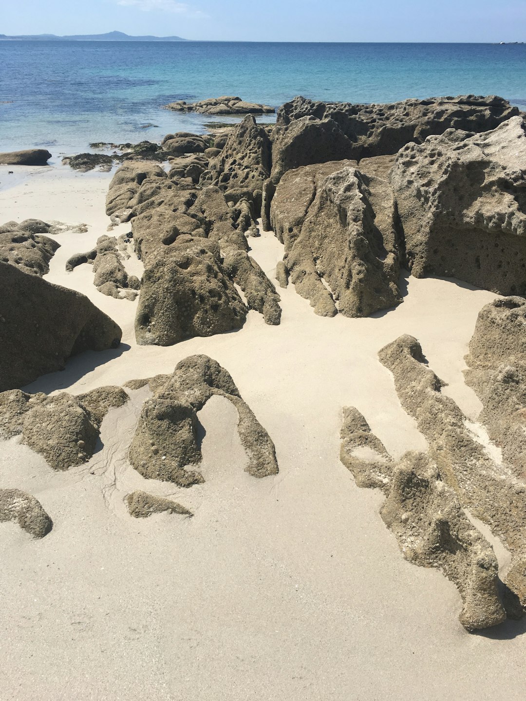 Rocks, sea and sand | Rocas, mar y arena