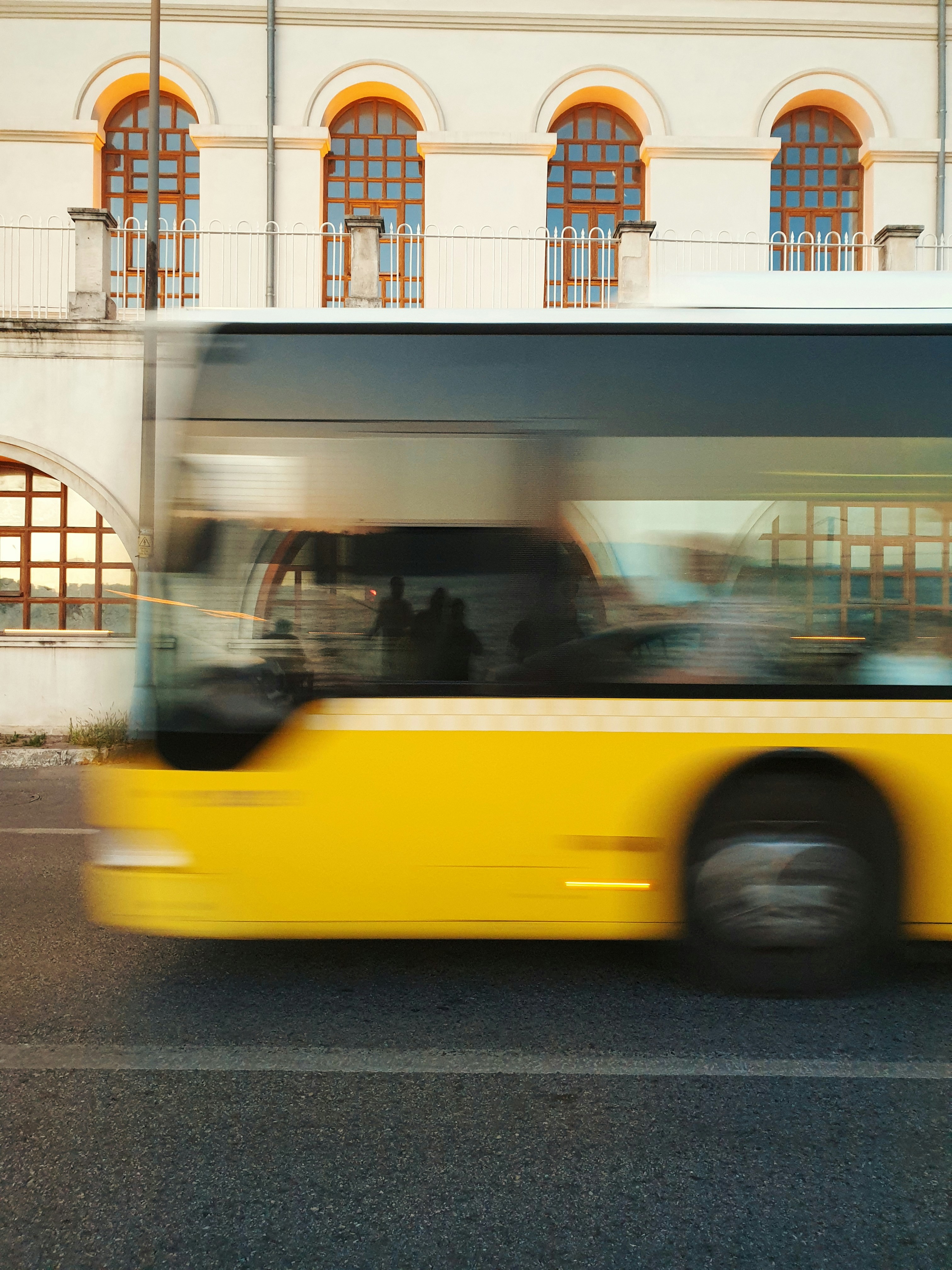 yellow bus