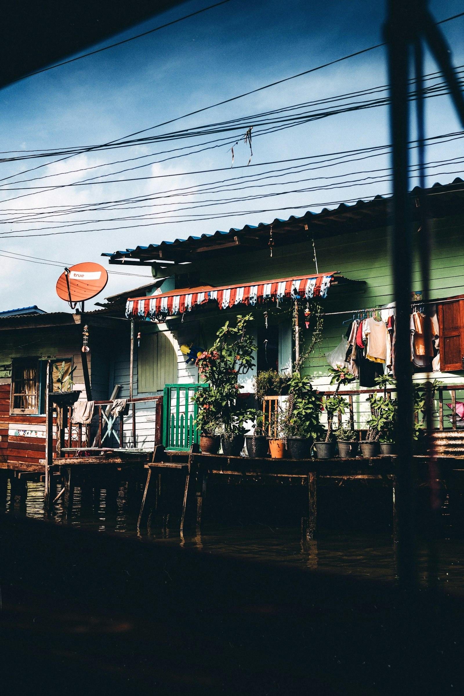 Nikon D800 + Sigma 35mm F1.4 DG HSM Art sample photo. Red and white canopy photography