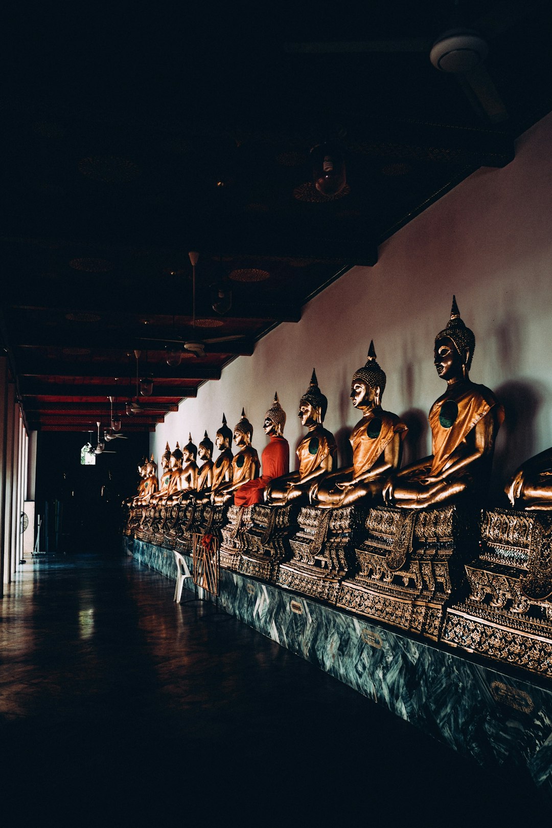 brown Buddha statues