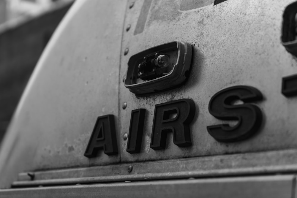 a black and white photo of an air s logo