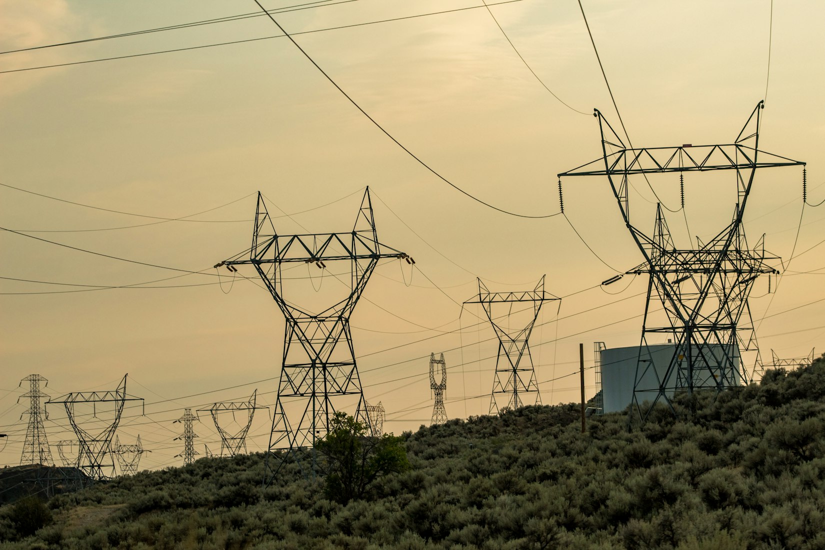 Power lines in Washington (Jay Heike via Unsplash)