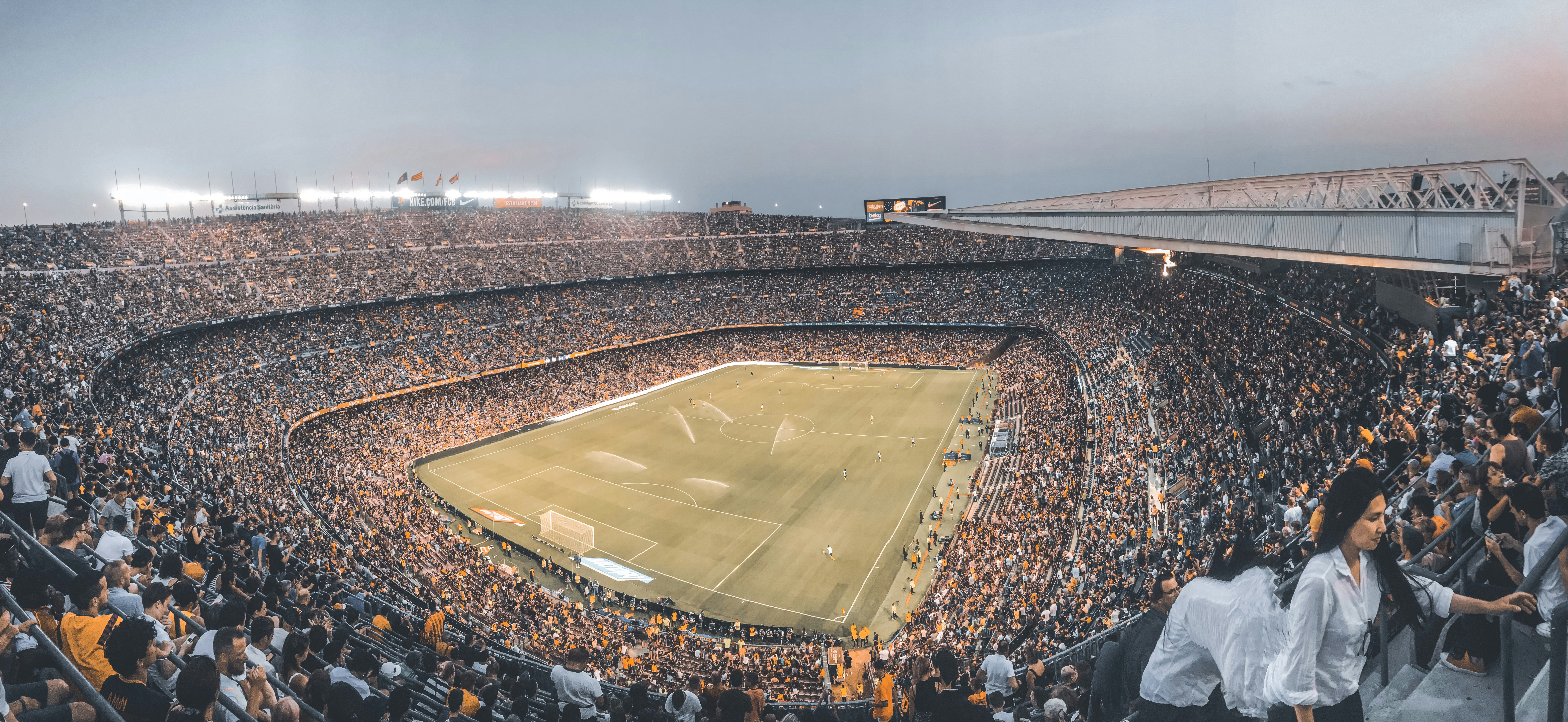 Xem bóng đá bằng điện thoại rõ như TV – DRLIVE hỗ trợ full HD