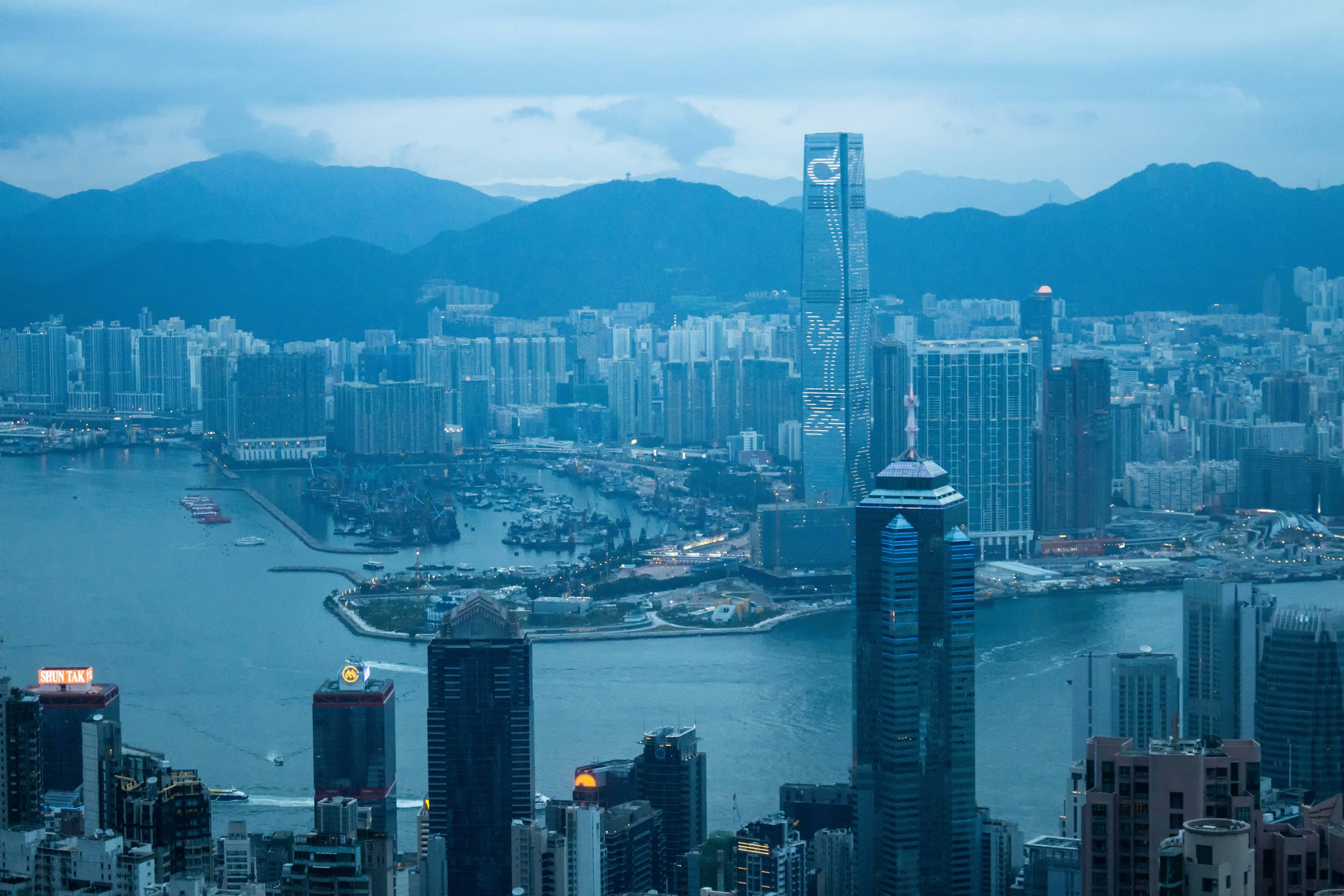 Photo by stevenliuyi