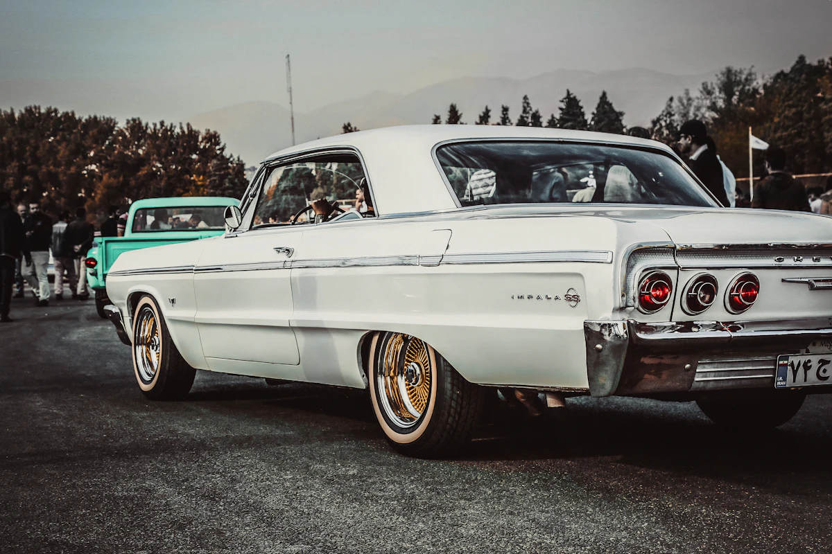 White 1964 Chevrolet Impala coupe