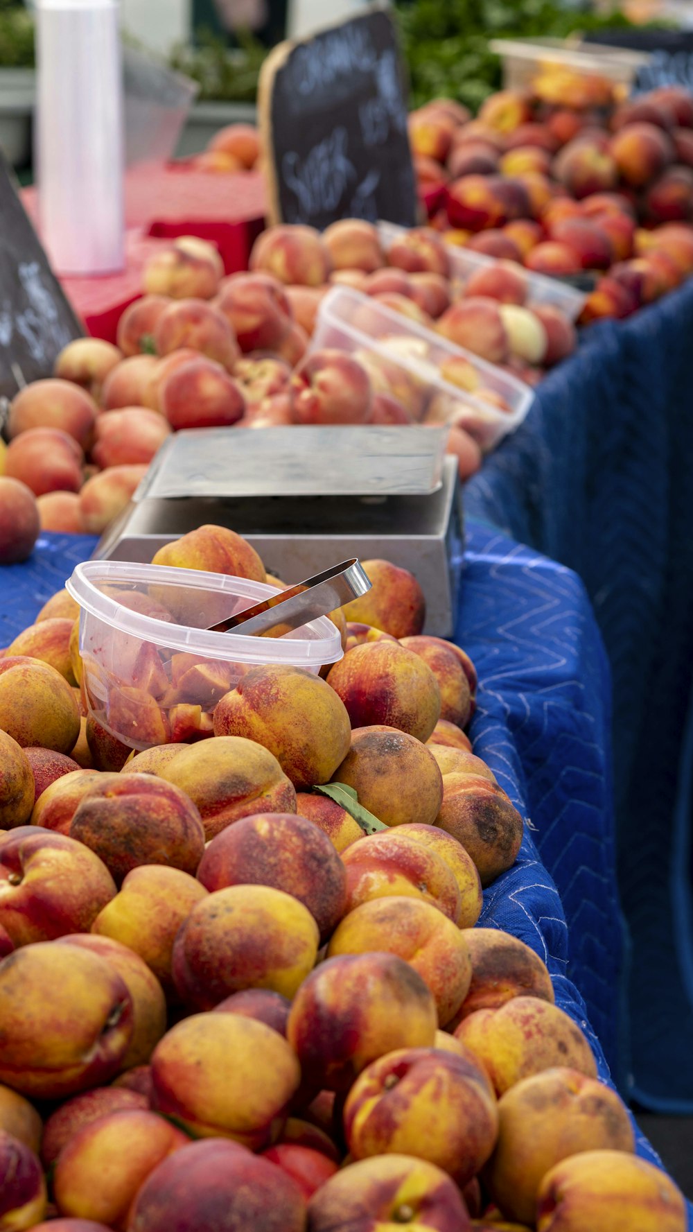 red and yellow peach fruit lot