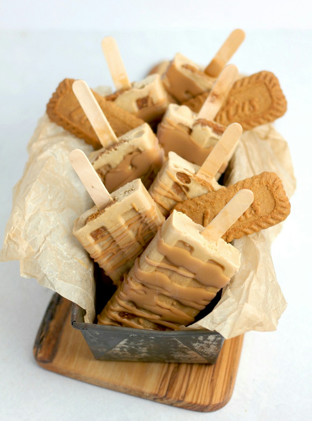 closeup photo of brown ice creams