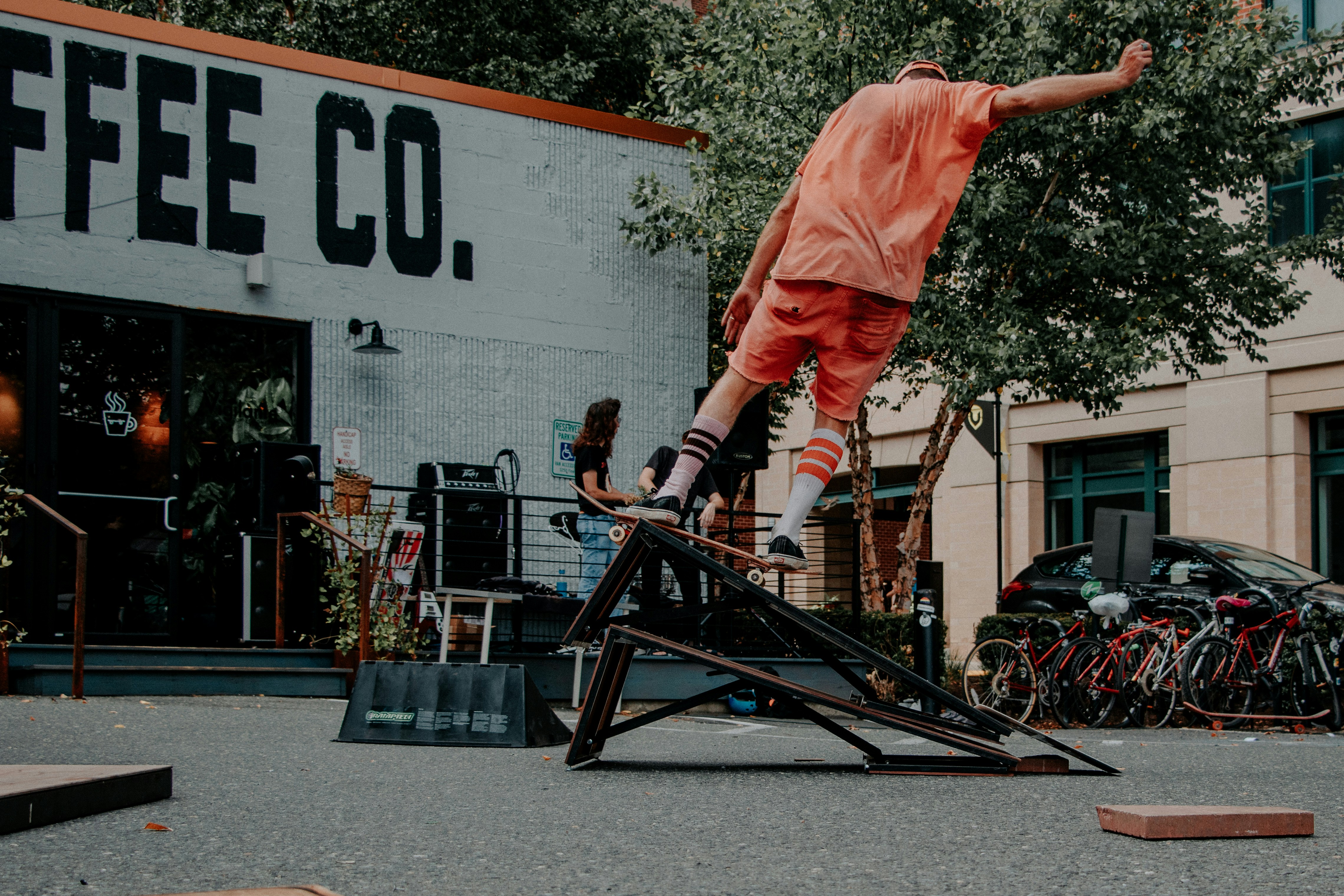 駐輪場　カフェ　調べる