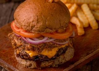 burger with onion and tomatoes