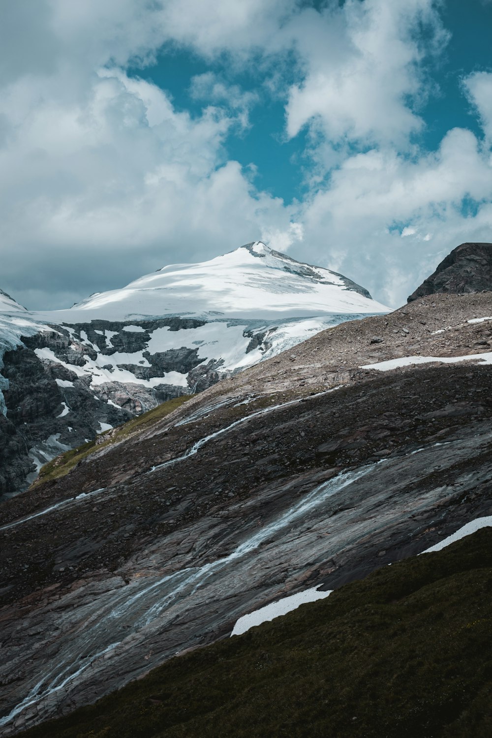 chaîne de montagnes