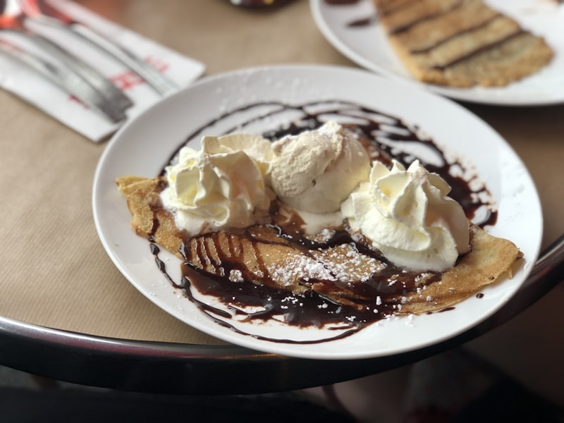 Crêpe à la chantilly et au chocolat