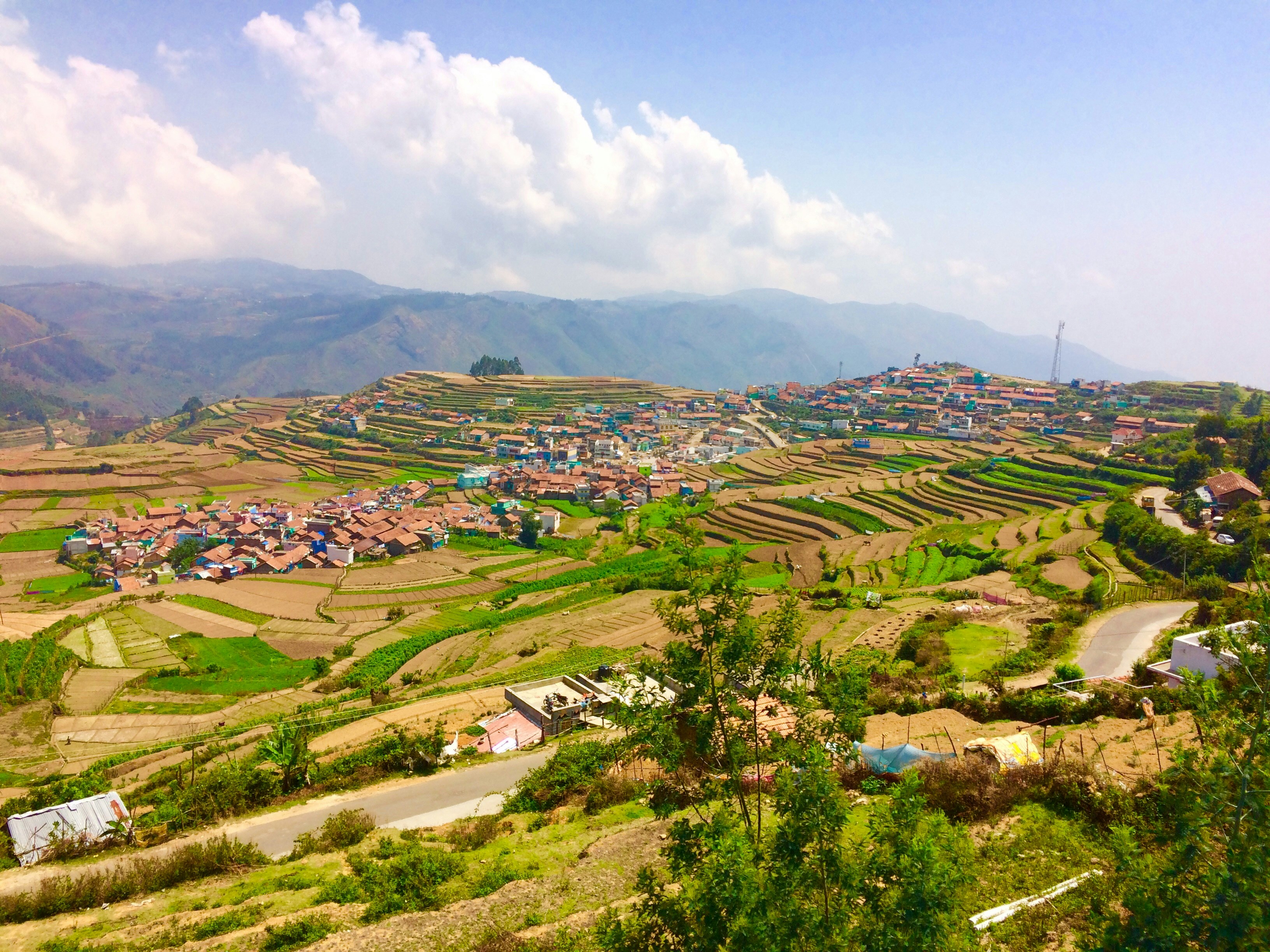 Kodaikanal lake with misty mountains