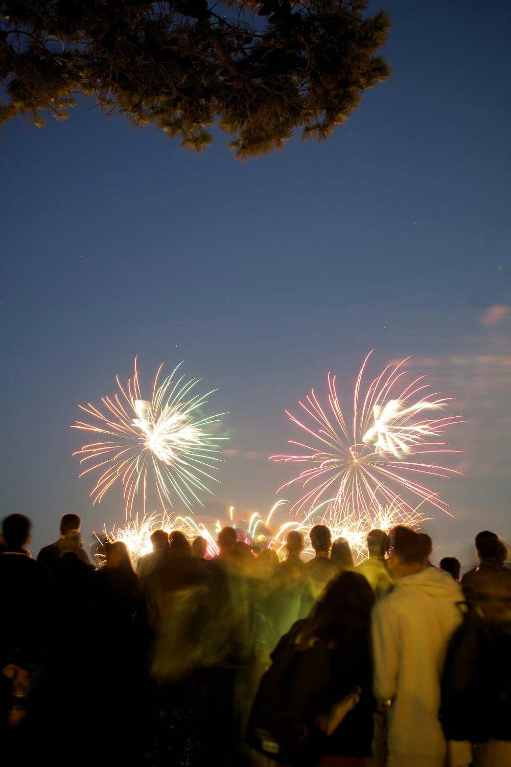 fuegos artificiales rojos