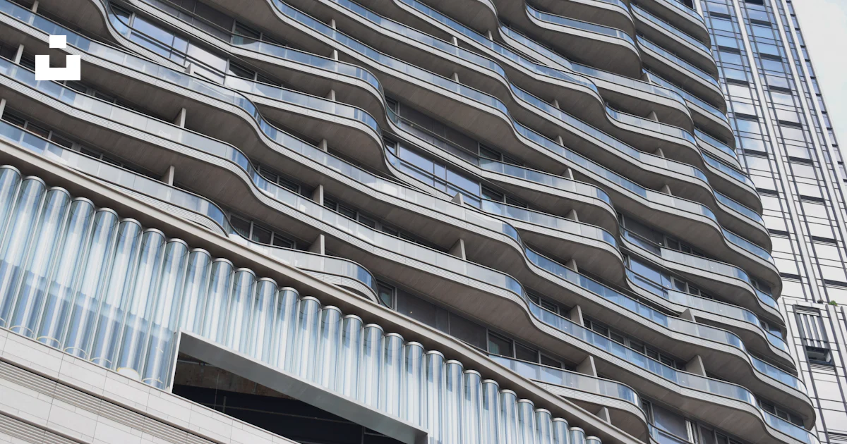 Grey Colorhi Rising Building Gray high-rise building photo – Free China Image on Unsplash