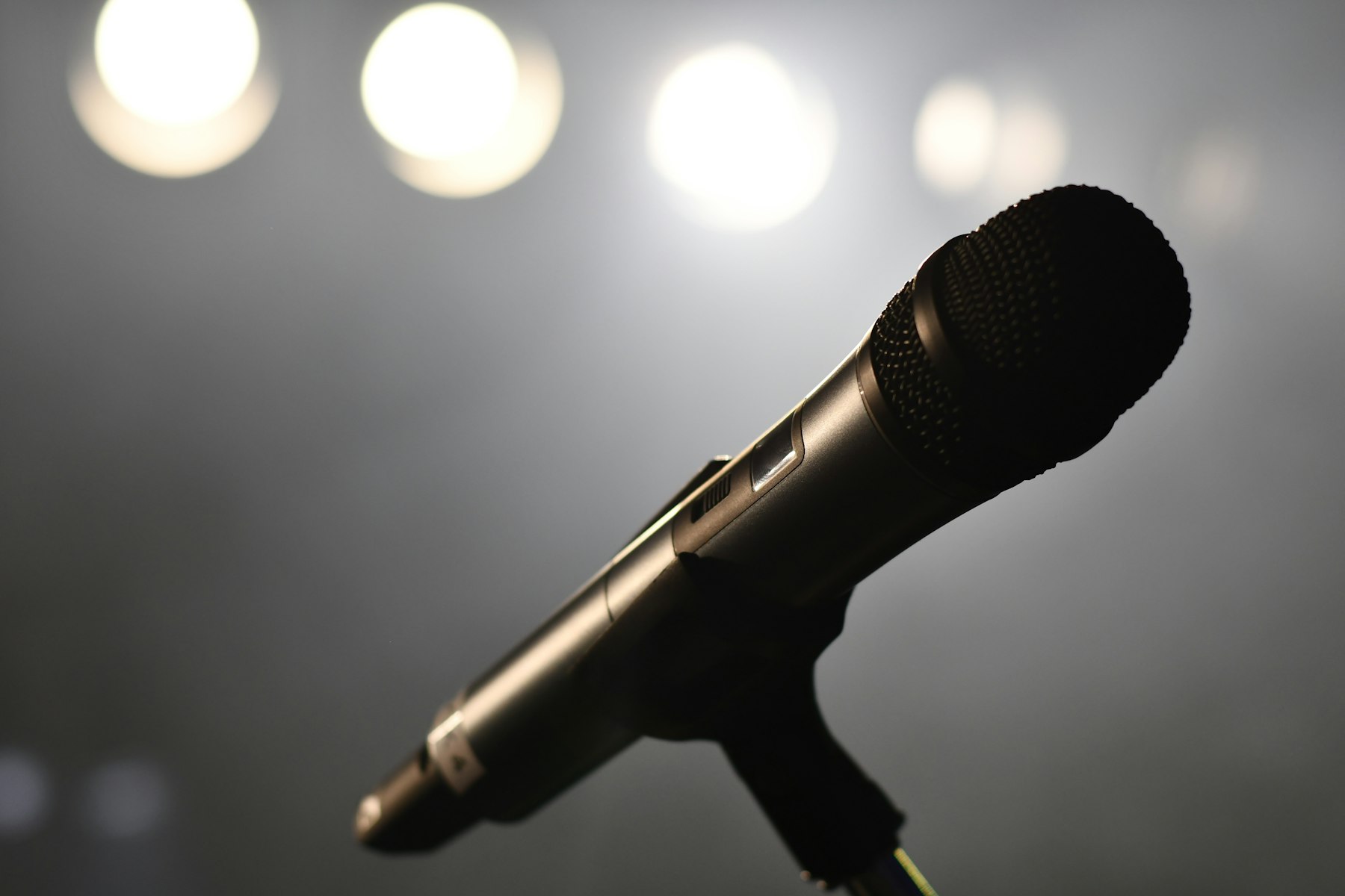 Studio microphone for interview and broadcast sessions