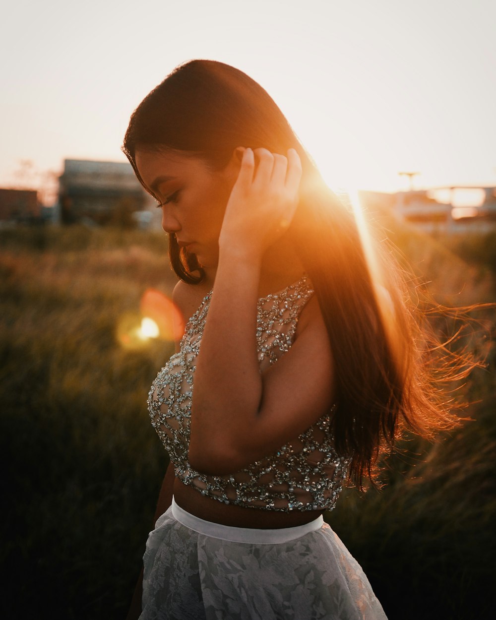 woman in gray sleeveless top