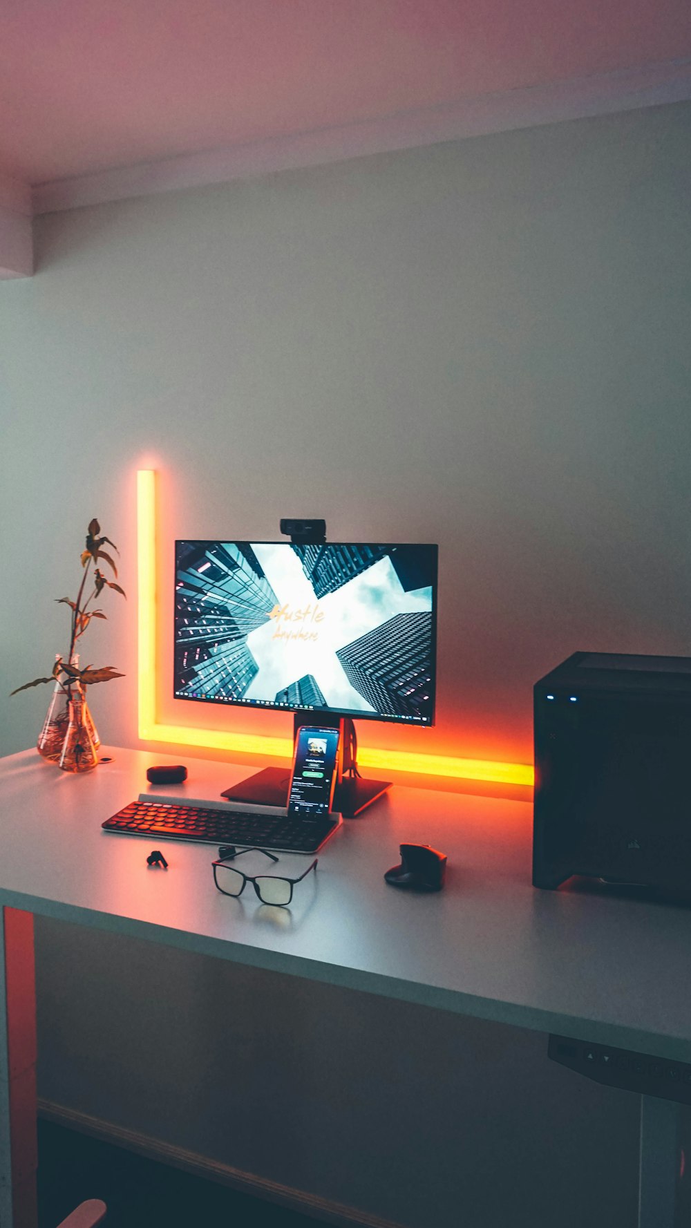 Gaming Desk Setup Pictures Download Free Images On Unsplash