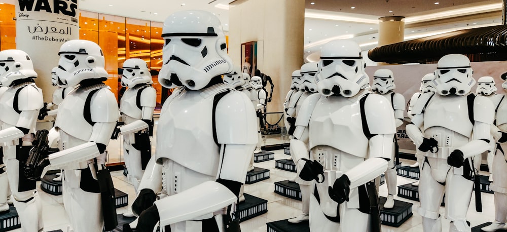 Stormtroopers em fila