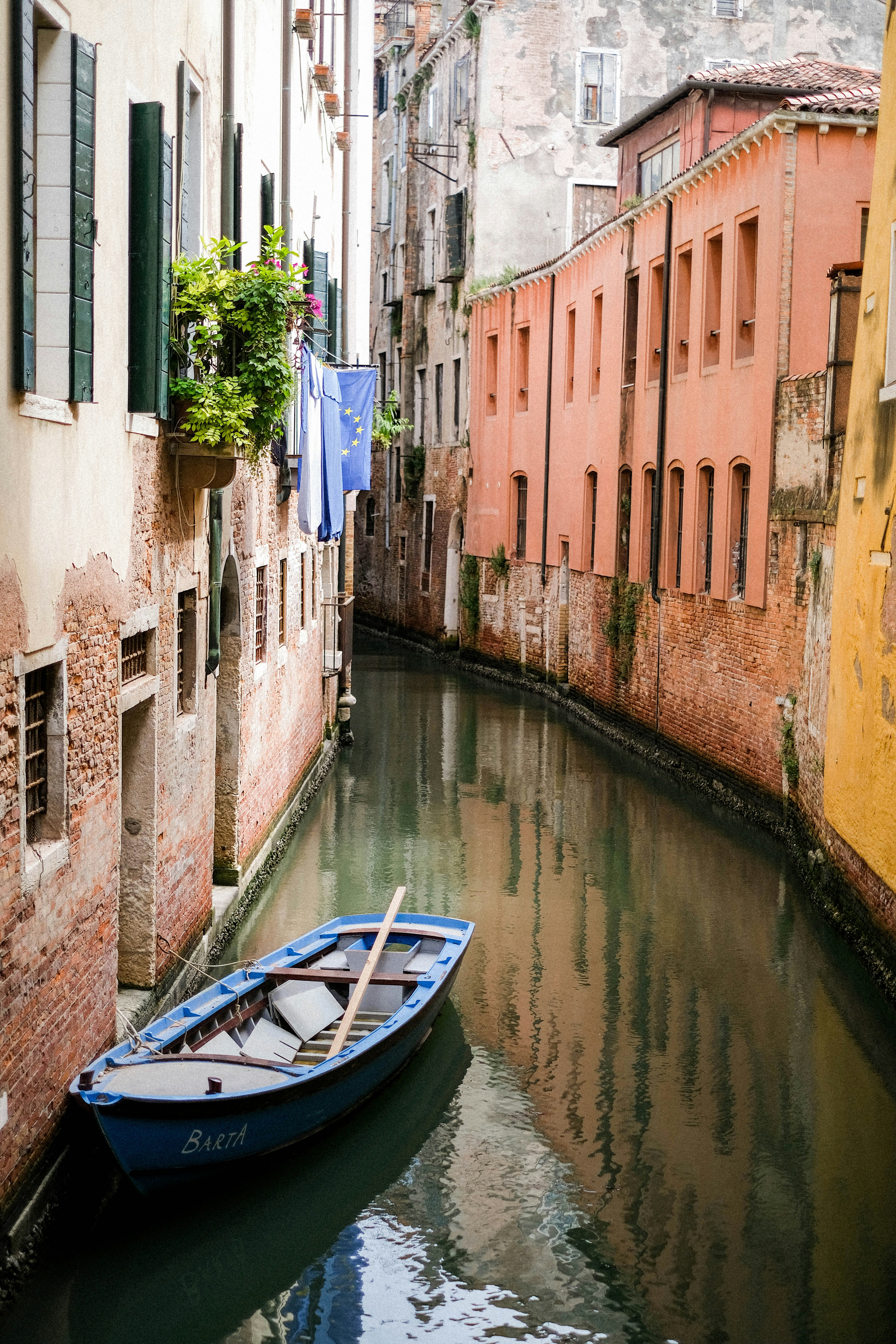 Photo by geertjecaliguire