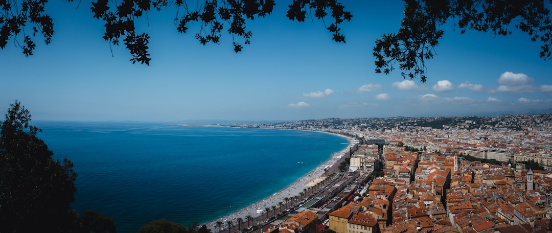 sea and houses during daytime