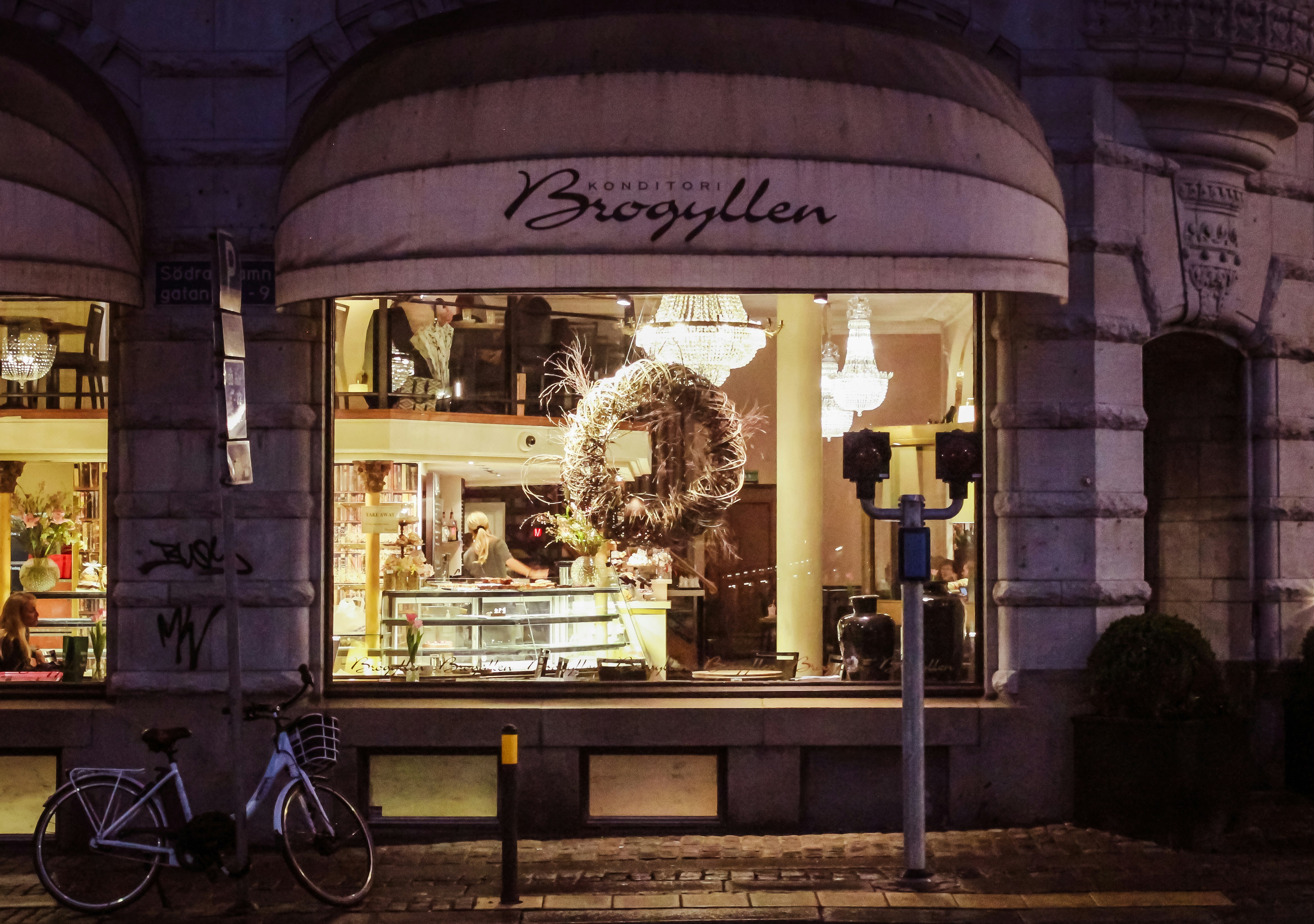 Brogyllen store with lights