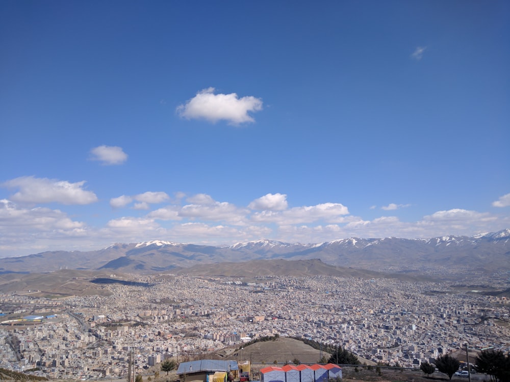 昼間の山の概観