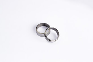 two silver ring band