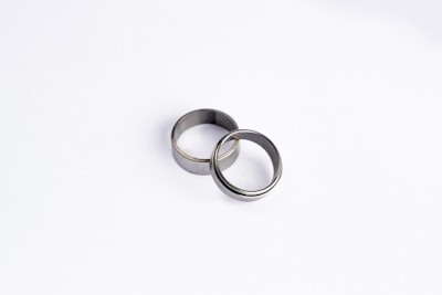 two silver ring band
