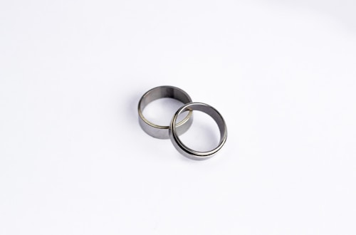 two silver ring band