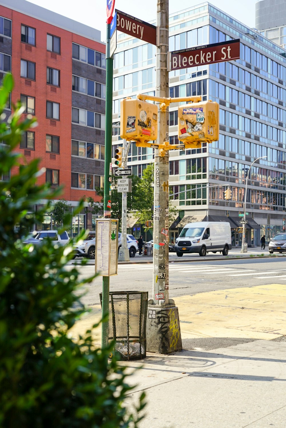 the corner of Bowery and Bleecker St in New York