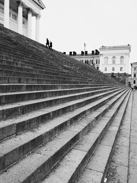 a black and white photo of some stairs