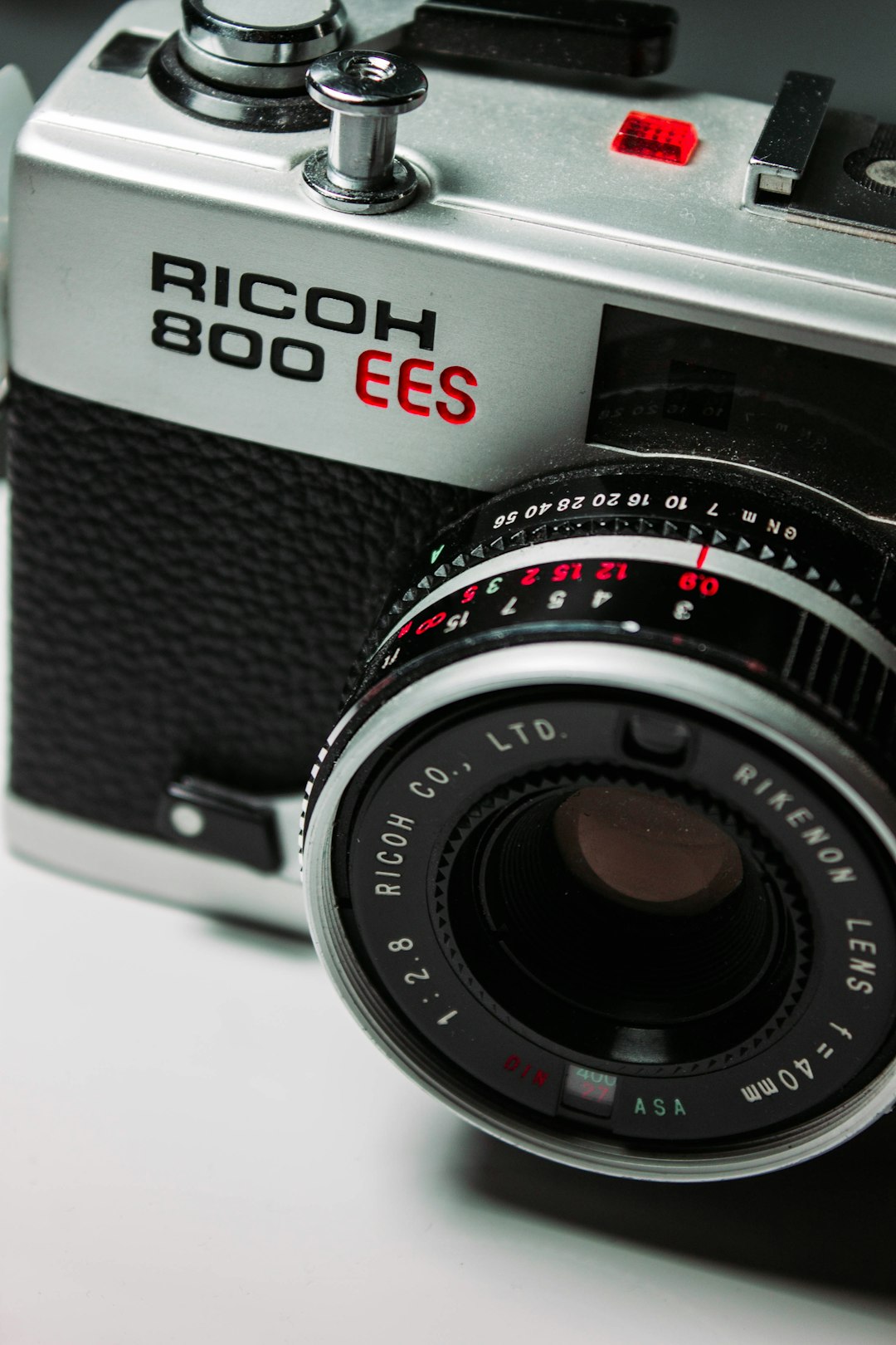 black Ricon 800 EES camera