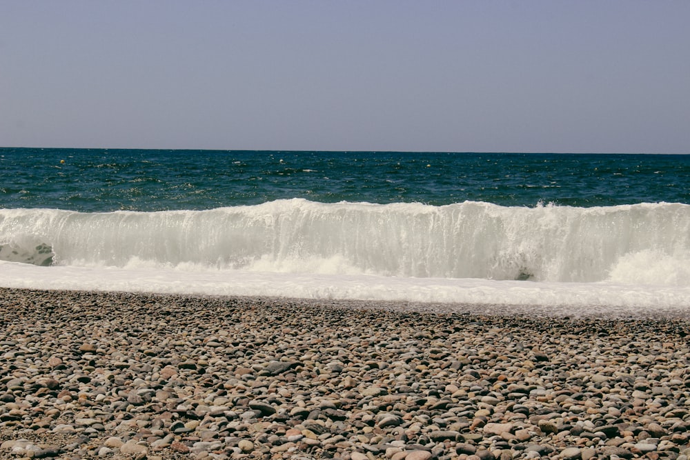 wave of body of water