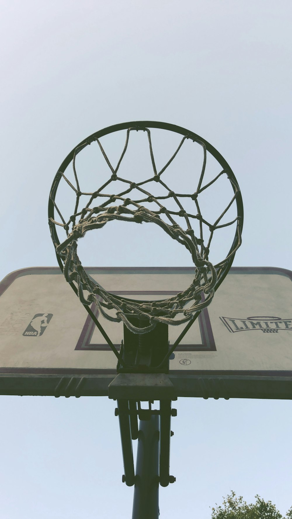 white and black basketball hoop