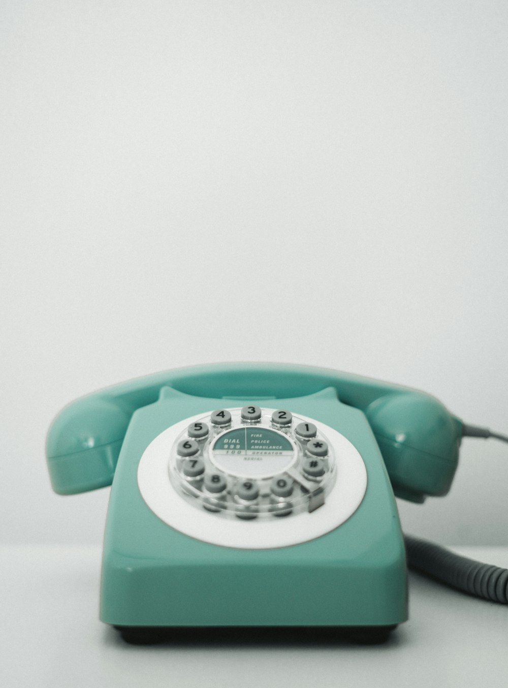 blaugrünes Wählscheibentelefon