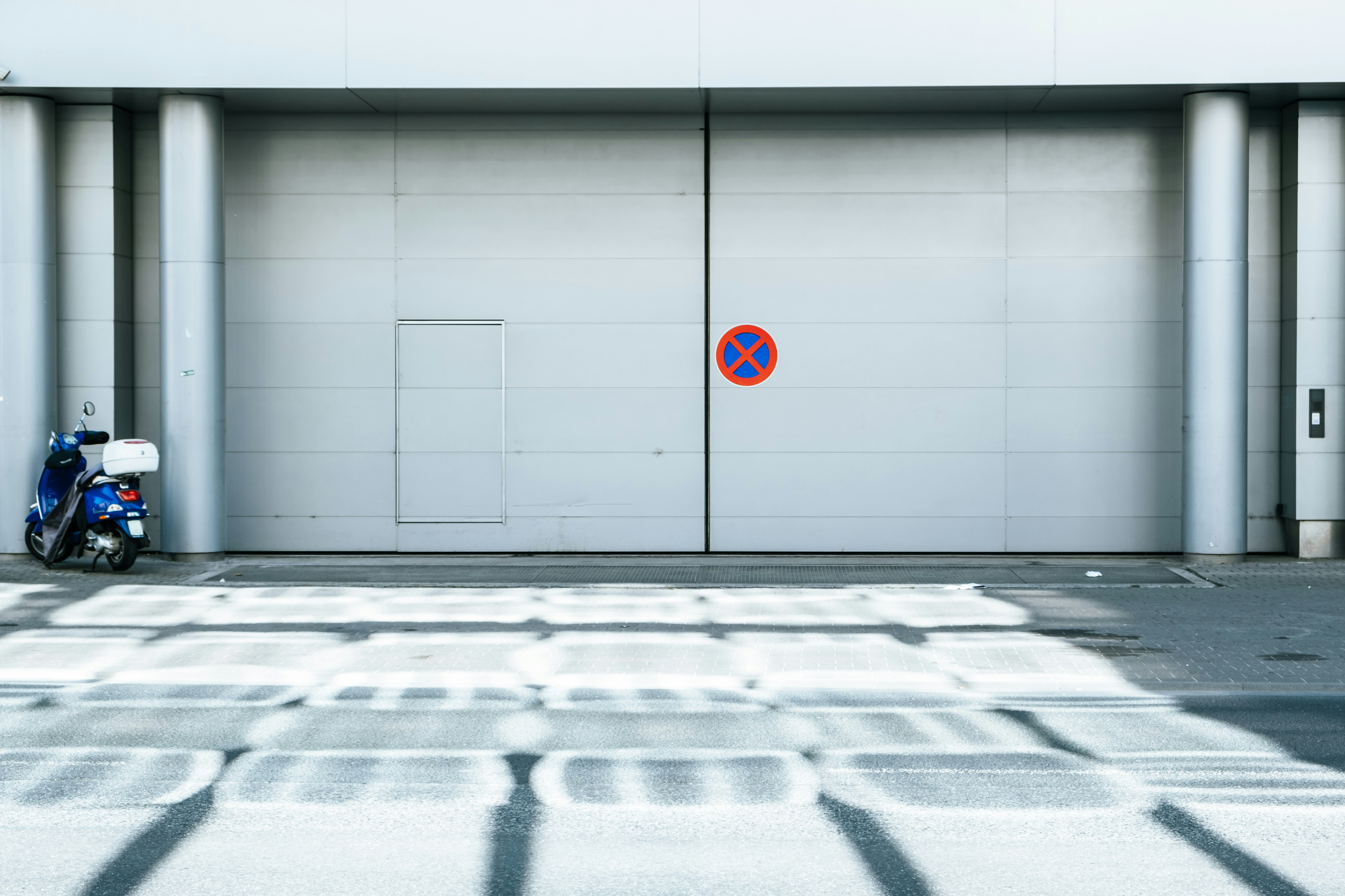 27 Garage Pictures Download Free Images On Unsplash