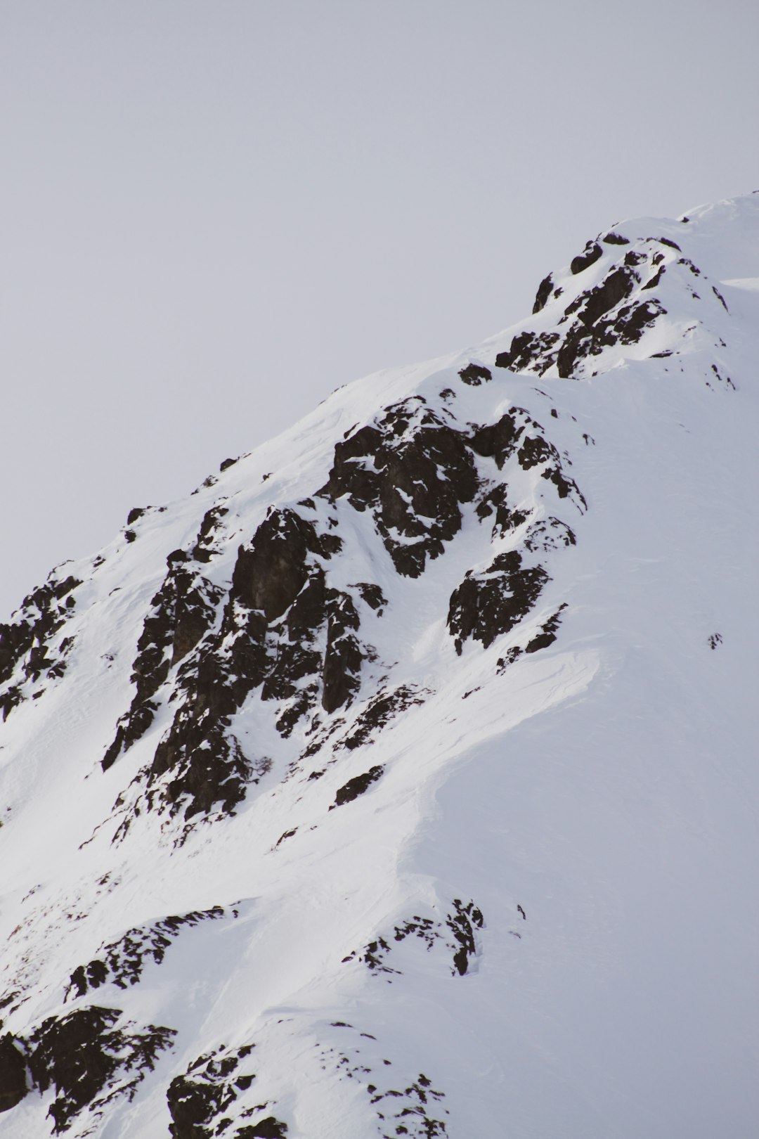 white and brown mountain photo