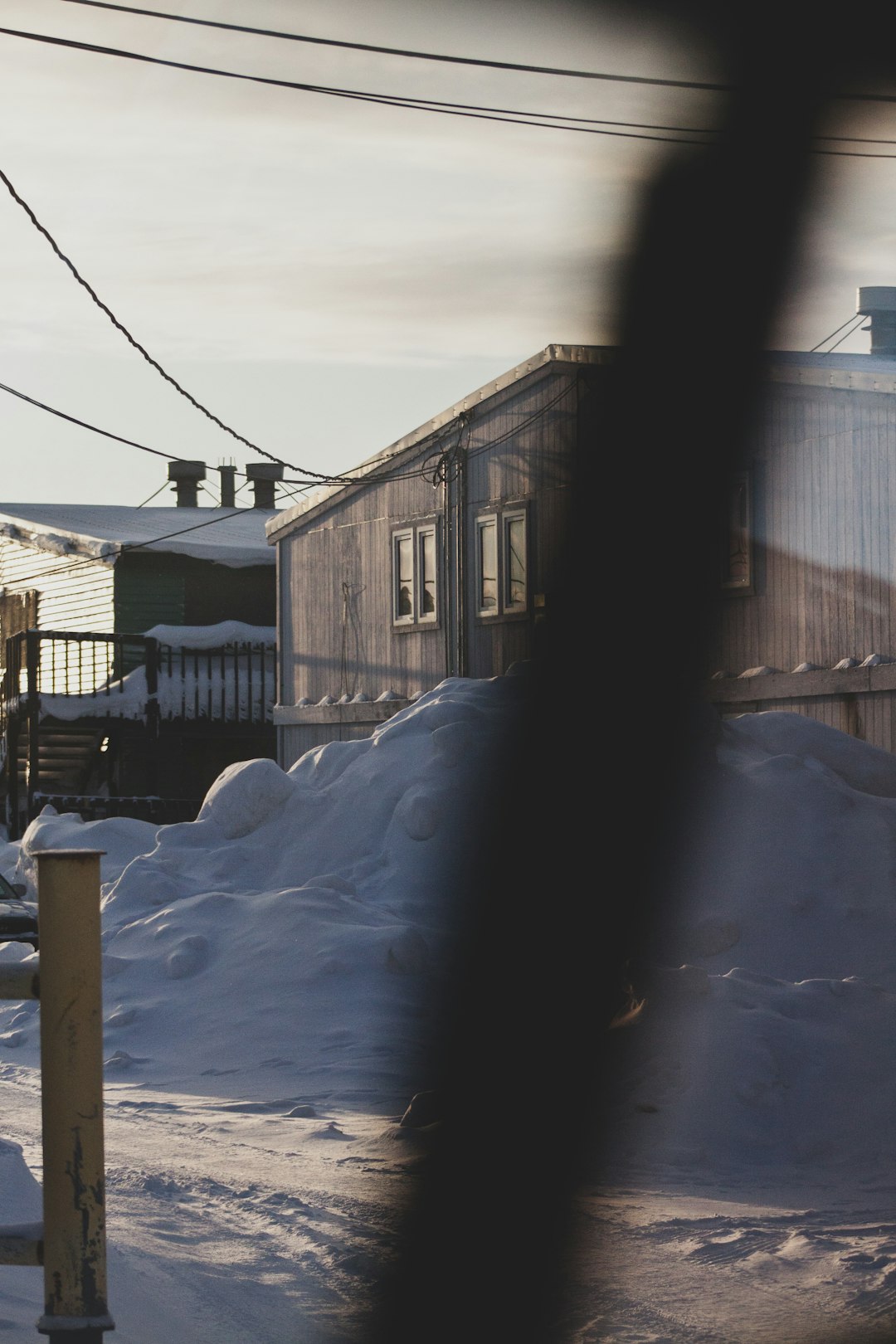 snow mount near buildings