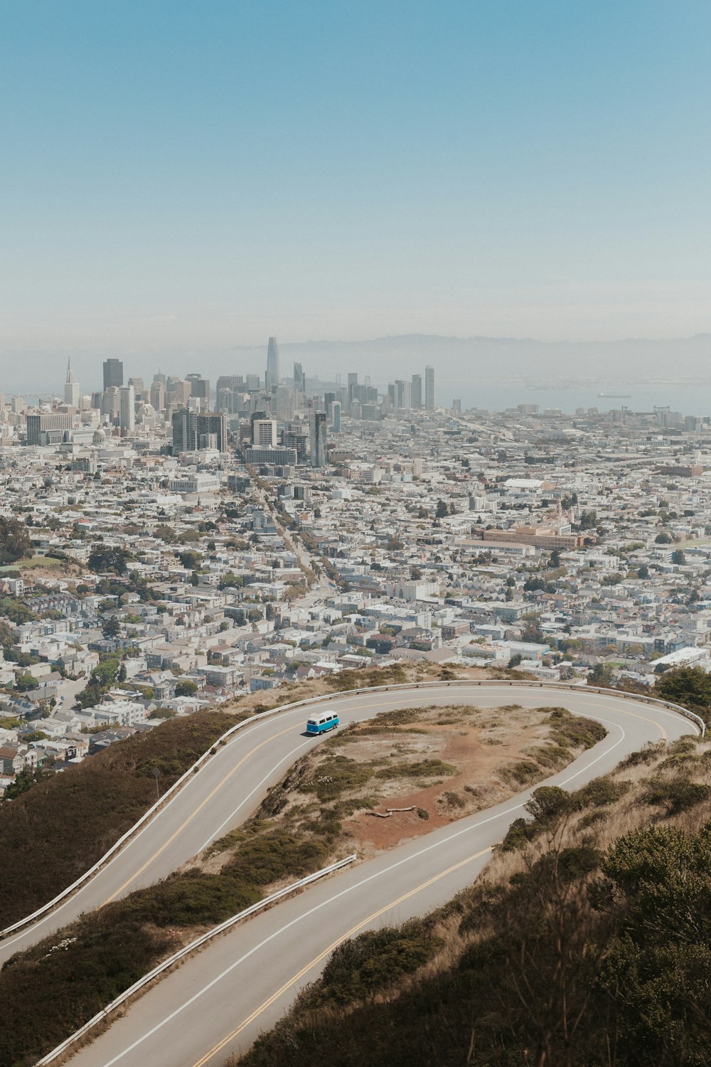 Foto de ángulo alto de paisaje urbano