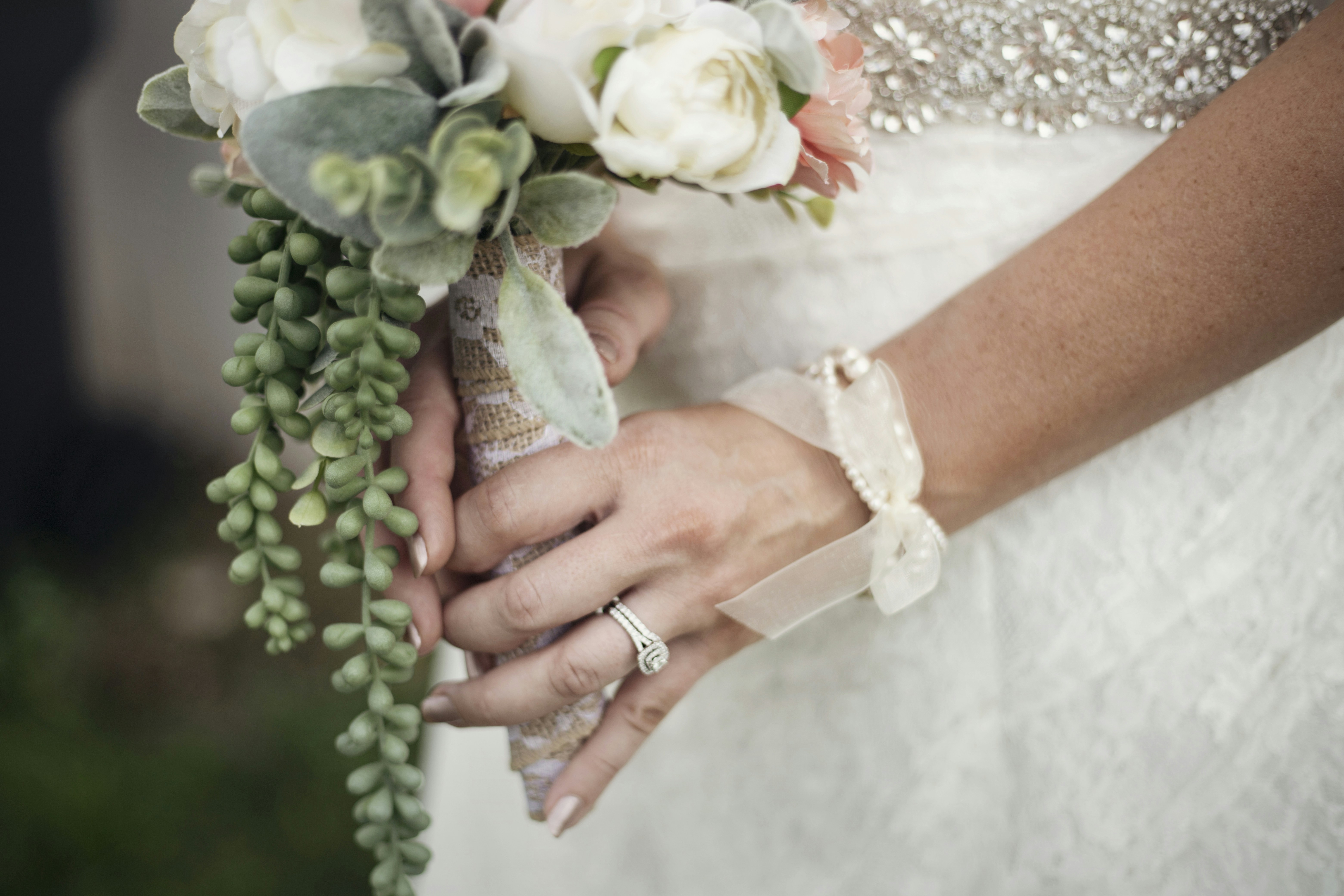 ivory wedding details, wallpaper, Short Wedding Dress Styling: Tips & Ideas 2