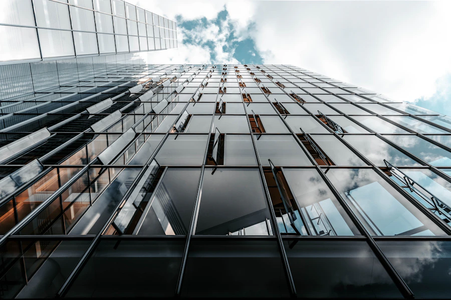 Commercial curtain wall glazing system