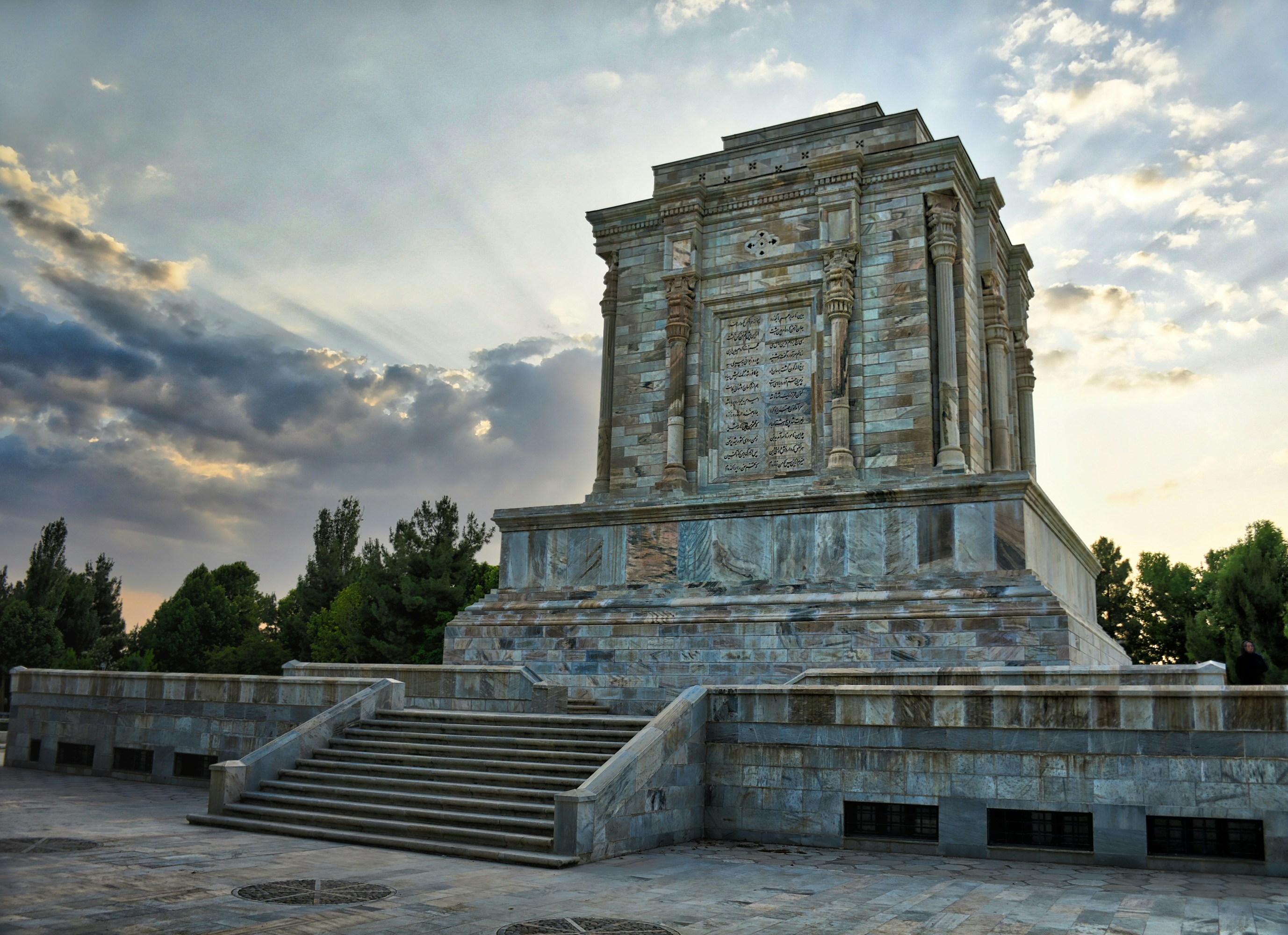 gray concrete building