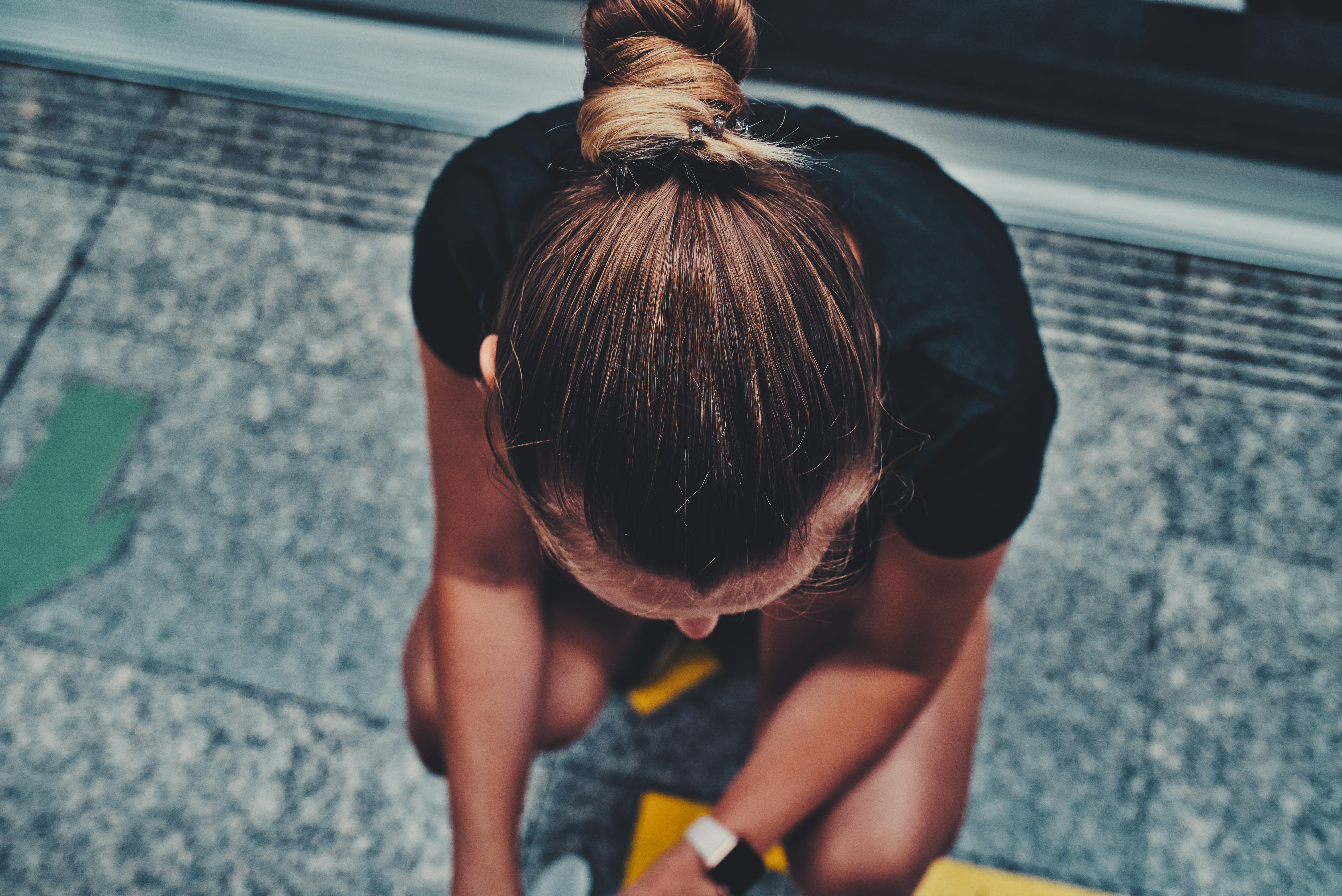 T-shirt nera da donna